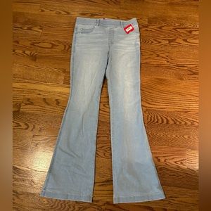 NEW Spanx Flare Jeans. Light wash. Size Large